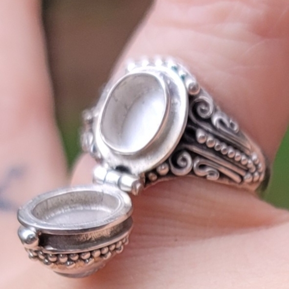 Vintage Poison Locket Ring Rainbow Moonstone 925